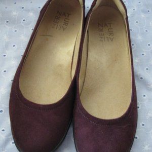 Naturalizer Burgundy suede Flat  6.5 M